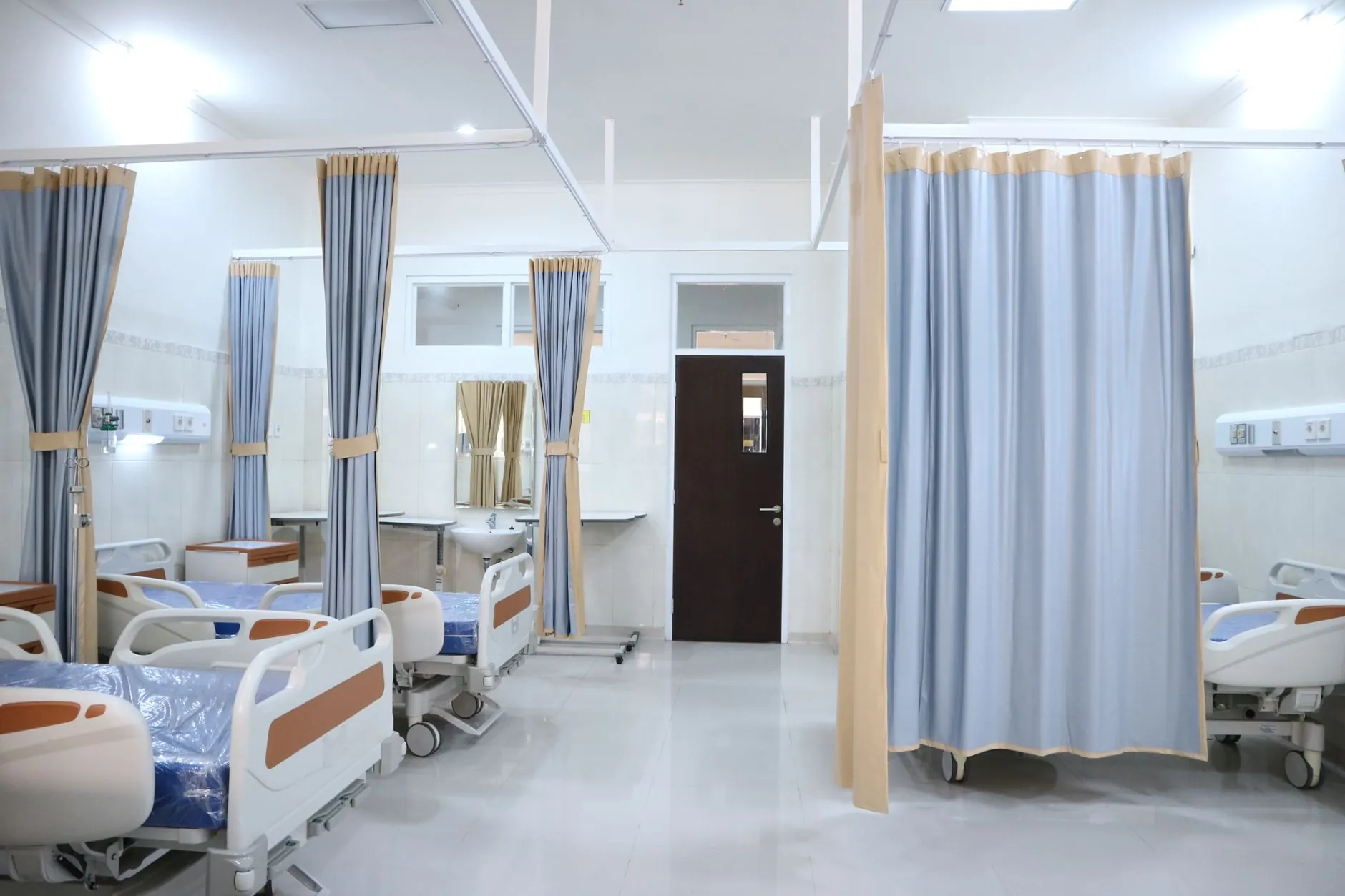 窗帘电机与网关的选型要点：为长三角家庭构建稳定智能遮阳系统